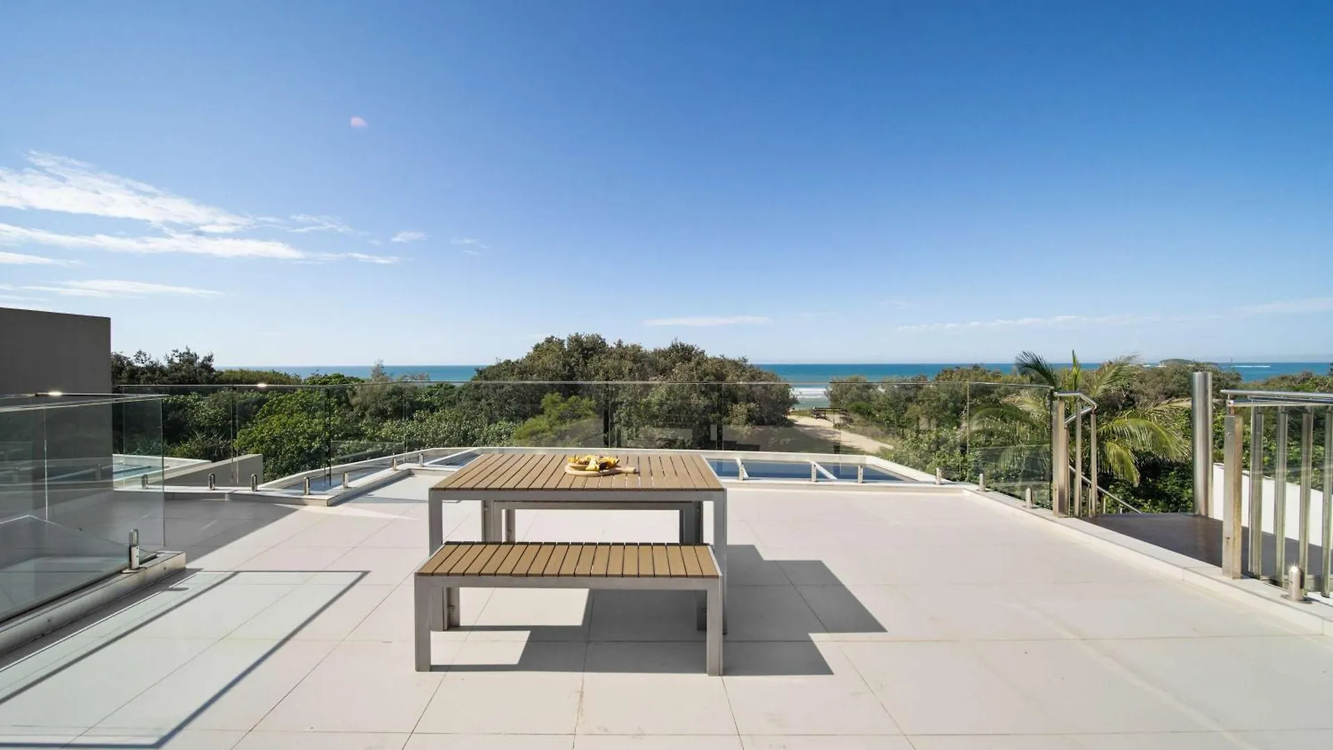 Holiday home Absolute Beachfront Marcoola - Private Pool - Private Spa Bath - Games