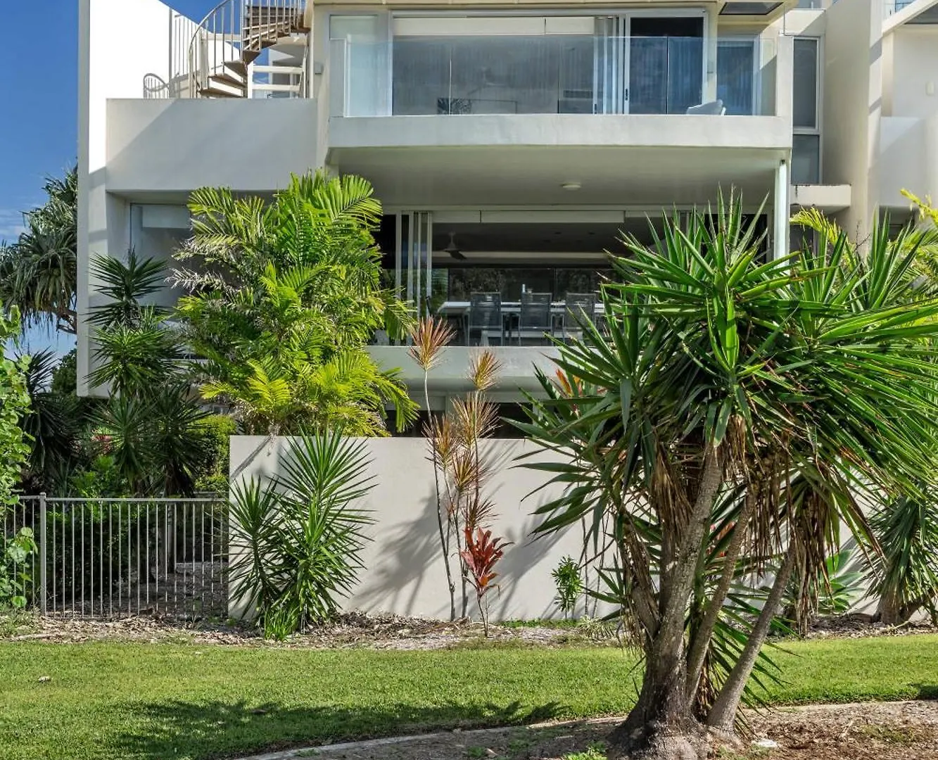 Holiday home Absolute Beachfront Marcoola - Private Pool - Private Spa Bath - Games