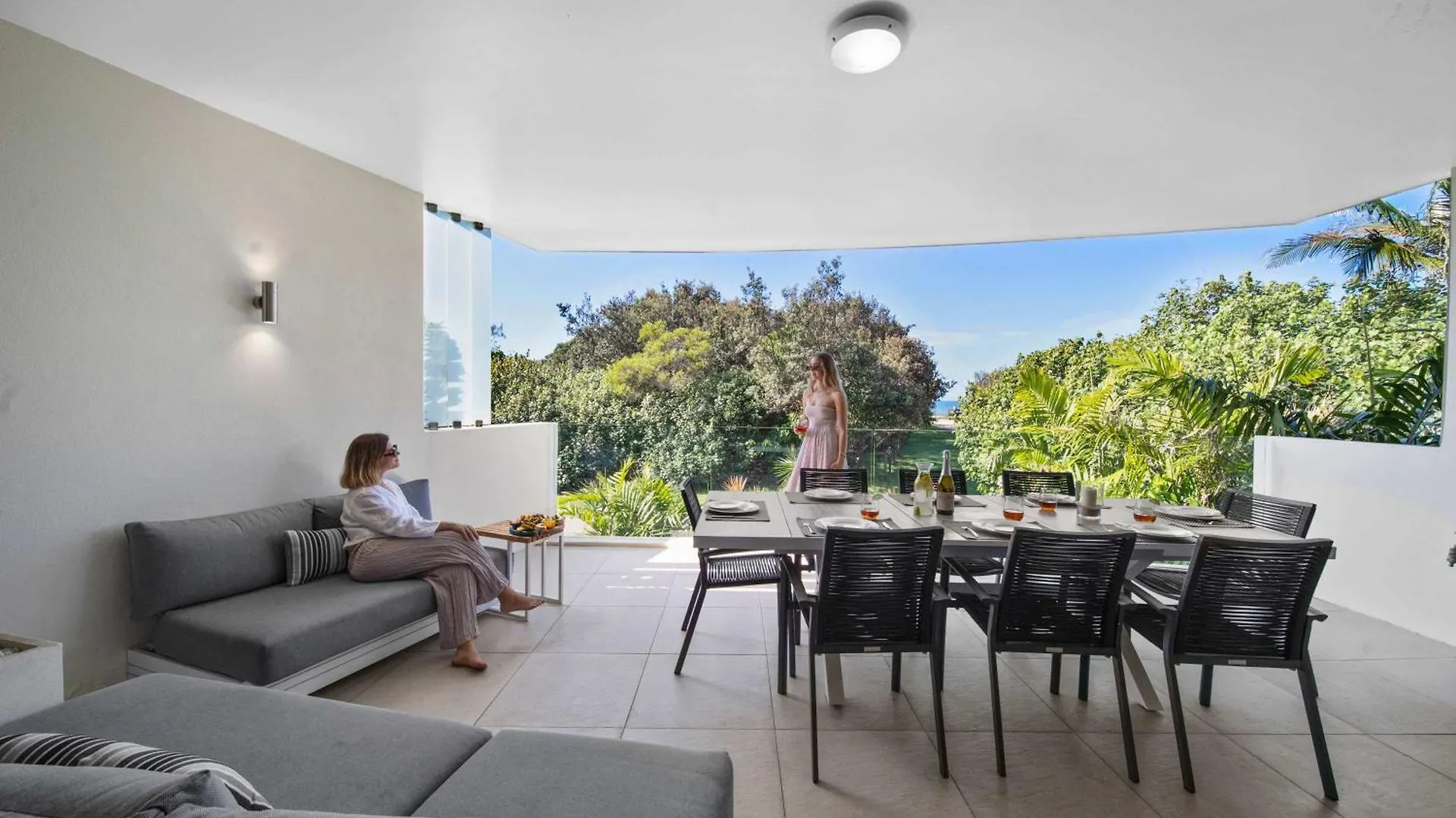 Absolute Beachfront Marcoola - Private Pool - Private Spa Bath - Games 0*,